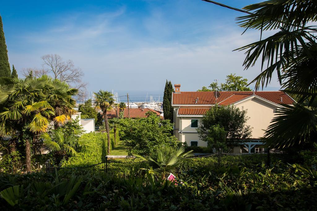 Apartments Irina Ičići Extérieur photo