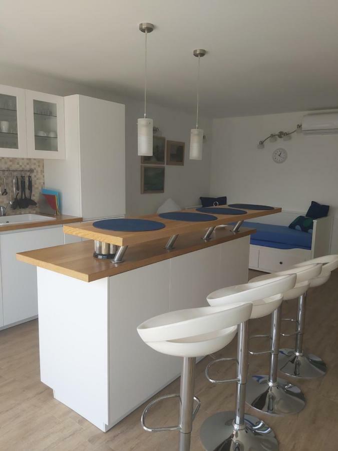 Apartments Irina Ičići Extérieur photo