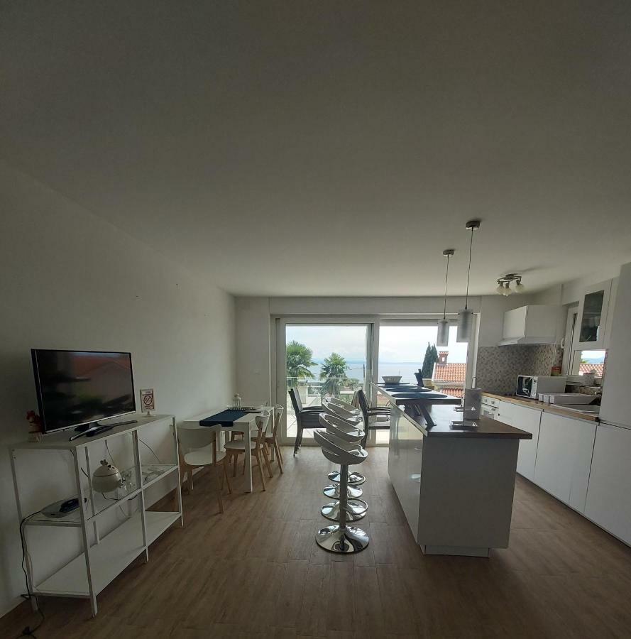 Apartments Irina Ičići Extérieur photo